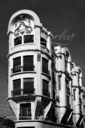 Image du Maroc Professionnelle de  Patrimoine architectural, l'immeuble située à angle de la rue du Prince Moulay Abdellah, Jeudi 15 Février 2007 à Casablanca. (Photo / Abdeljalil Bounhar)